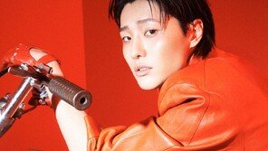 우즈, 선공개곡 차트 최상위권 안착