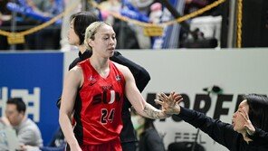 여자 프로농구 BNK, 삼성생명 꺾고 5연패 탈출…PO 진출 불씨