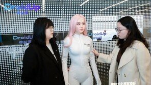 “체온까지 36.5도”…상하이서 나타난 ‘따뜻한 피부’ 휴머노이드 충격