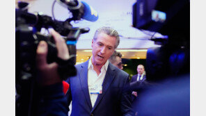 뉴섬 “트럼프는 일시적…유럽 단결이 유일한 기여”