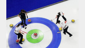 컬링 한일전 중 ‘일장기’ 송출에…JTBC “깊이 사과”