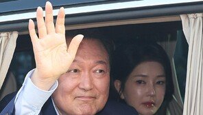 尹부부, 나란히 옥중 명절…설 당일 떡국