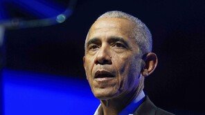 오바마 “외계인 존재” 발언에 ‘51구역’ 음모론…하루만에 “증거 없어”