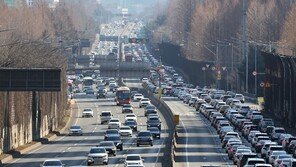 귀경 정체, 정점 지났지만 ‘답답’…부산→서울 7시간10분
