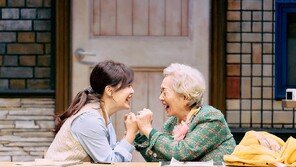 꿈을 향한 다정한 여정 연극 ‘노인의 꿈’-욕망을 향한 거침없는 질주 뮤지컬 ‘보니 앤 클라이드’