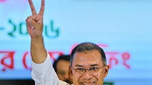 암살당한 대통령父·정치 탄압 총리母…17년 망명 끝내고 방글라데시 총리로