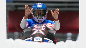 최고령金 美 42세, 장애 두 아들에 수화로 “엄마 이겼어”