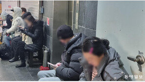 金값 조정에 “빨리 팔자” “지금 사자”… 금은방도 ‘오픈런’