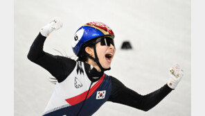 [속보]한국 빙상 첫 金…‘람보르길리’ 폭주로 3000m 우승 이끌어