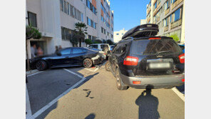 주차된 차량 7대 연달아 들이받은 70대 운전자