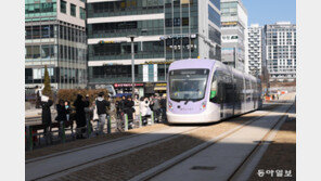 추억의 ‘노면전차’ 트램, 58년만에 위례서 부활 [청계천 옆 사진관]