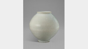 18C 조선백자 달항아리, 뉴욕 경매 오른다…낙찰 추정가 최대 29억 원