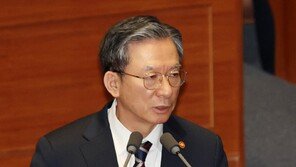 정성호 법무 “尹 형량, 군사반란 위험성 충분히 반영됐는지 의문”