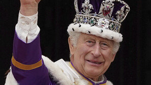 英 찰스 3세, 동생 체포에 “법은 법대로 진행돼야”