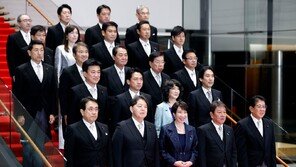 금값 폭등에 日의원 금배지 교체…14K에서 은도금으로