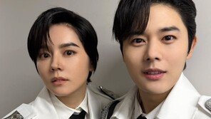 “친남매 아니야?” 한가인·김동준, 제복 입고 ‘도플갱어’ 인증