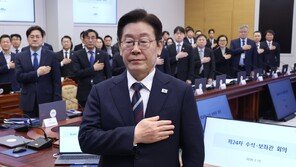 李대통령, 靑 역대급 업무량에 “대한민국은 전쟁터, 어쩔 수 없다”