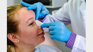 “수술 절반이 재수술”…美 성형외과 의사, 코 성형·필러 수정 최다