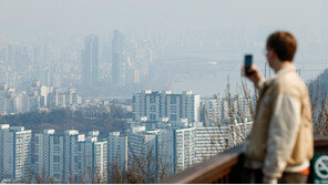 서울 아파트값 상승폭 3주째 둔화…과천은 88주만에 하락 전환