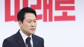 ‘이준석-전한길 끝장토론’ 본 장동혁 “당 TF 구성해 선거 재설계”