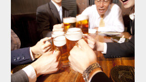 “스치기만 해도 비명”…연초 술자리, 男에게 더 가혹한 이유