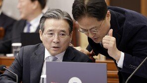 김용범 “투자 목적 레버리지 점진 축소…주택시장 구조 전환해야“