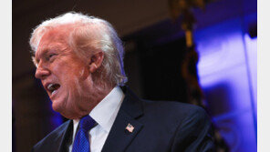 트럼프 관세 폭주, 美대법이 막자 “15% 새로 부과”