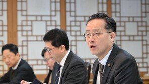 정부 “미국 동향 면밀히 파악…이익 균형 손상 없도록 노력”