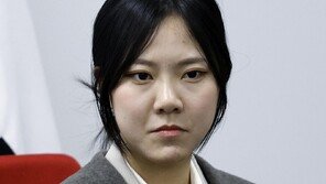 ‘李대통령 변호인 이력 논란’ 황수림, 국힘 공관위원 자진사퇴