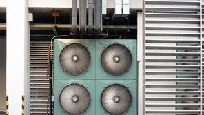 “화나서 던졌다”…3층 빌라 옥상서 에어컨 실외기 ‘쿵’