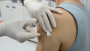 코로나19 백신에서 곰팡이 등 발견됐지만 접종 그대로 진행해