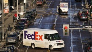 “관세 전액 돌려달라”…페덱스, IEEPA 환급 소송 제기