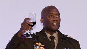 브런슨 “美-中전투기 서해 대치, 韓에 사과 안해”