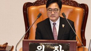 우원식 국회의장 “처음으로 의장단 아닌 사람이 사회…아쉬워”