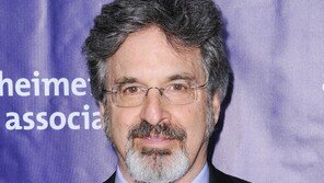 ‘리지 맥과이어’ 로버트 캐러딘, 조울증 투병 끝 사망