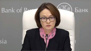 “전쟁 5년 차 러시아 경제 총체적 위기 봉착”-NYT