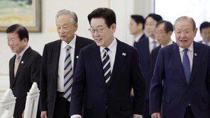 李 “특정 한쪽 편 아닌 통합해야 하는데 여전히 부족”