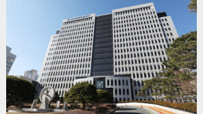 “200만원 못 벌어오면 손가락 자른다” 의붓아들 학대 30대 징역형