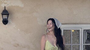 둘째 임신 나비, 완벽 D라인…남편과 다정한 투샷