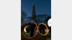 정월 대보름 앞두고… LED 쥐불놀이