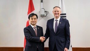 안규백, 캐나다 국방장관과 회담…“잠수함 사업, 양국 협력 발전 계기”