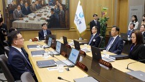 [속보]한은, 올해 성장률 전망치 1.8→2.0% 상향 조정