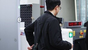 ‘북한 무인기 침투’ 대학원생 구속영장 심사 출석