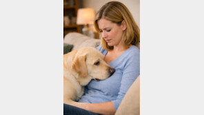 개가 주인 가슴을 쿵…“아파서 만져보니 멍울”…유방암 진단