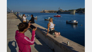 쿠바, 영해 침범한 美고속정에 발포 4명 사살…美 “정부와 무관”