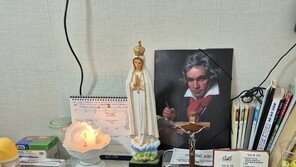 “아기 줄 떡국” SNS 사진 논란…누리꾼 신고에 경찰 수사