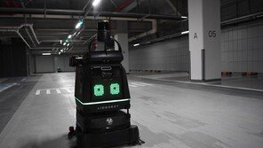 포스코이앤씨, 아파트 단지에 AI 자율주행 청소로봇 도입