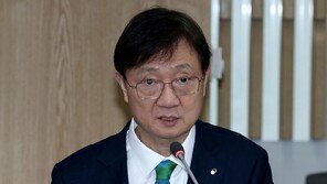 이찬진 “제살깎기식 설계사 경쟁 벗어나라”…보험사에 경고