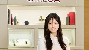 동계 올림픽 ‘첫 金’ 최가온, 오메가 올림픽 에디션 시계 수령