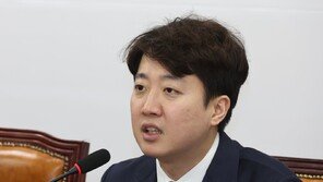 이준석 “전한길, 경찰 조사로 토론 불참 밑밥…내빼지 말라”